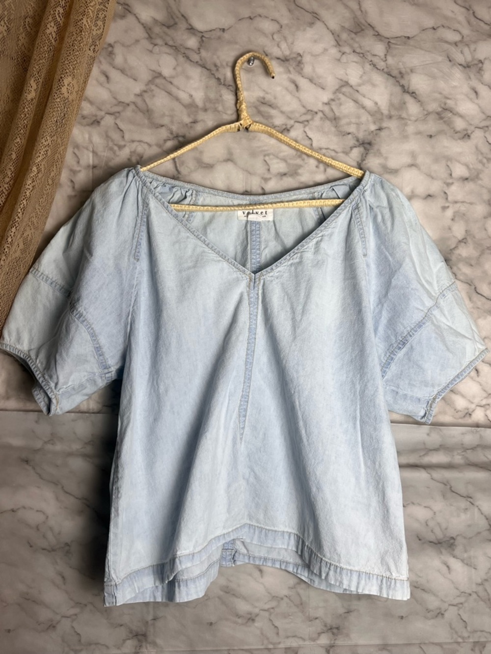 Light Chambray Blue V Neck Blouse Top M 100% Cotton Velvet by Graham & Spencer - Picture 2 of 11